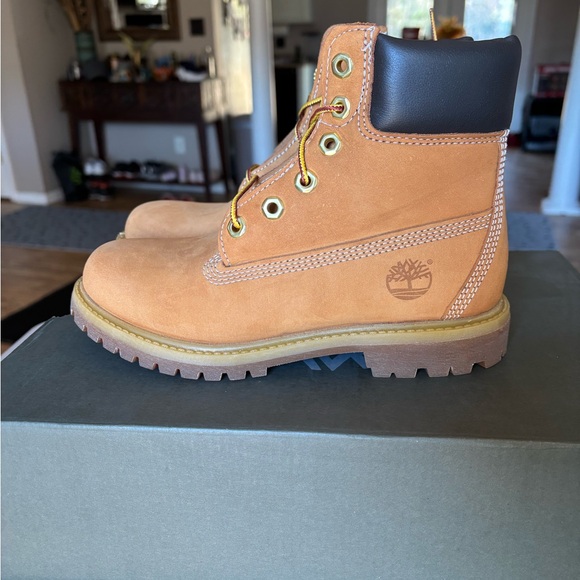 NEW Timberland Premium 6IN Waterproof Boot - Size 5.5 - Picture 3 of 6